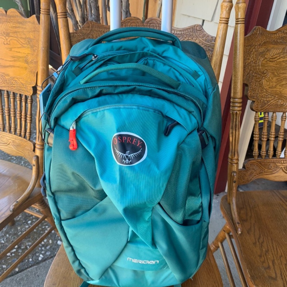 Osprey meridian travel luggage with backpack